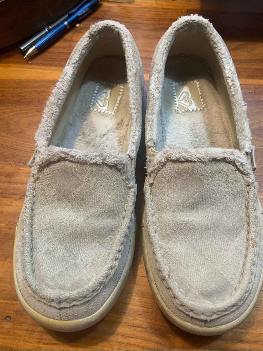 Roxy Cozy Faux-Suede Slip-On shoes - Beige